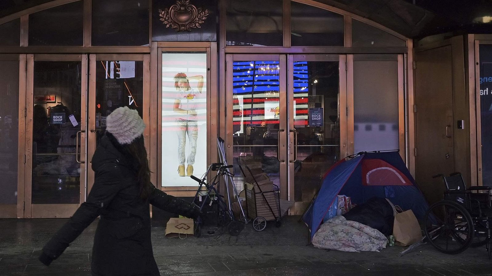 New Yorks Housing Shortage Pushes Up Rents and Homelessness