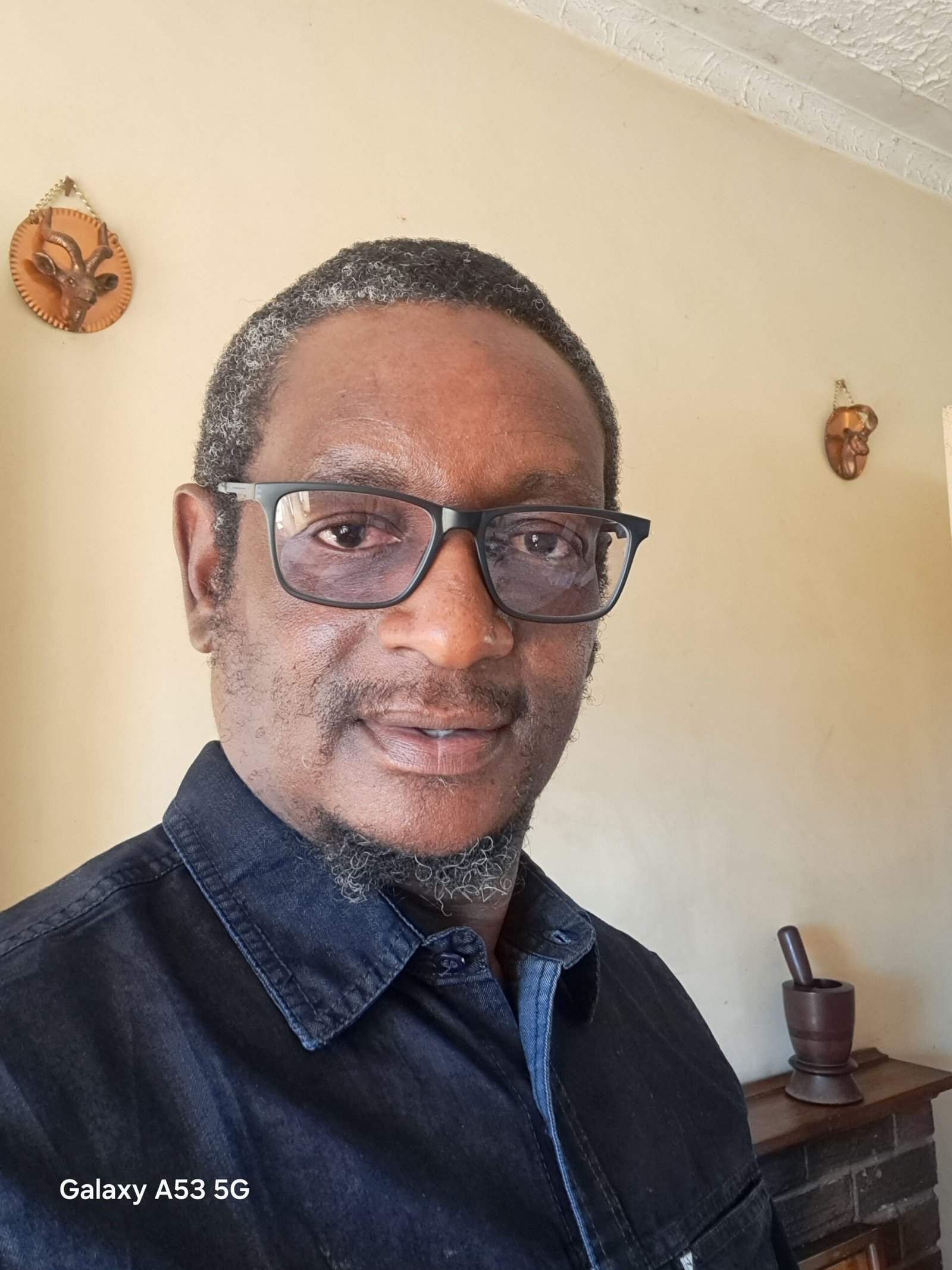 Tendai Ruben Mbofana is Confusing a Mirror For a Weapon