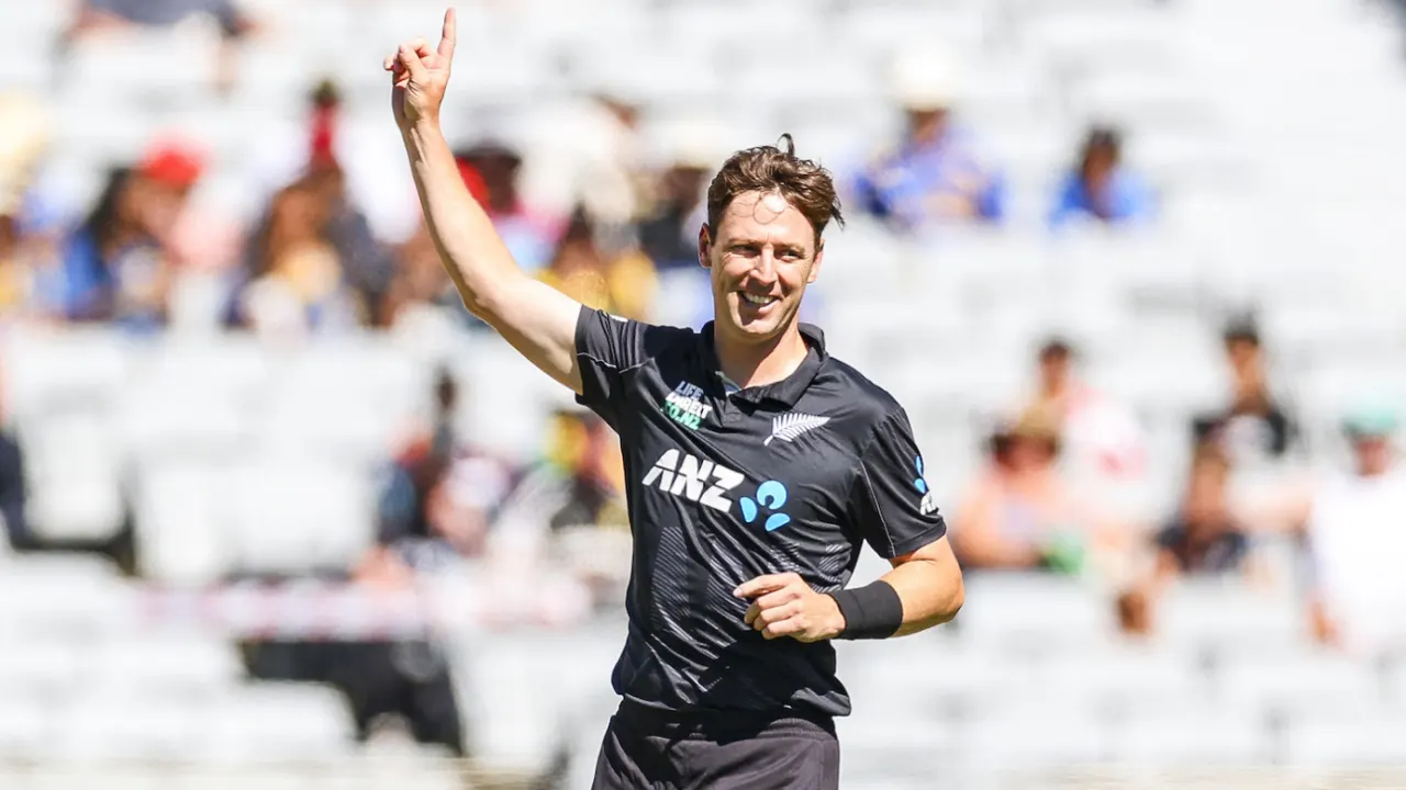 Henrys three wickets set up the win as NZ cruise past Zimbabwe