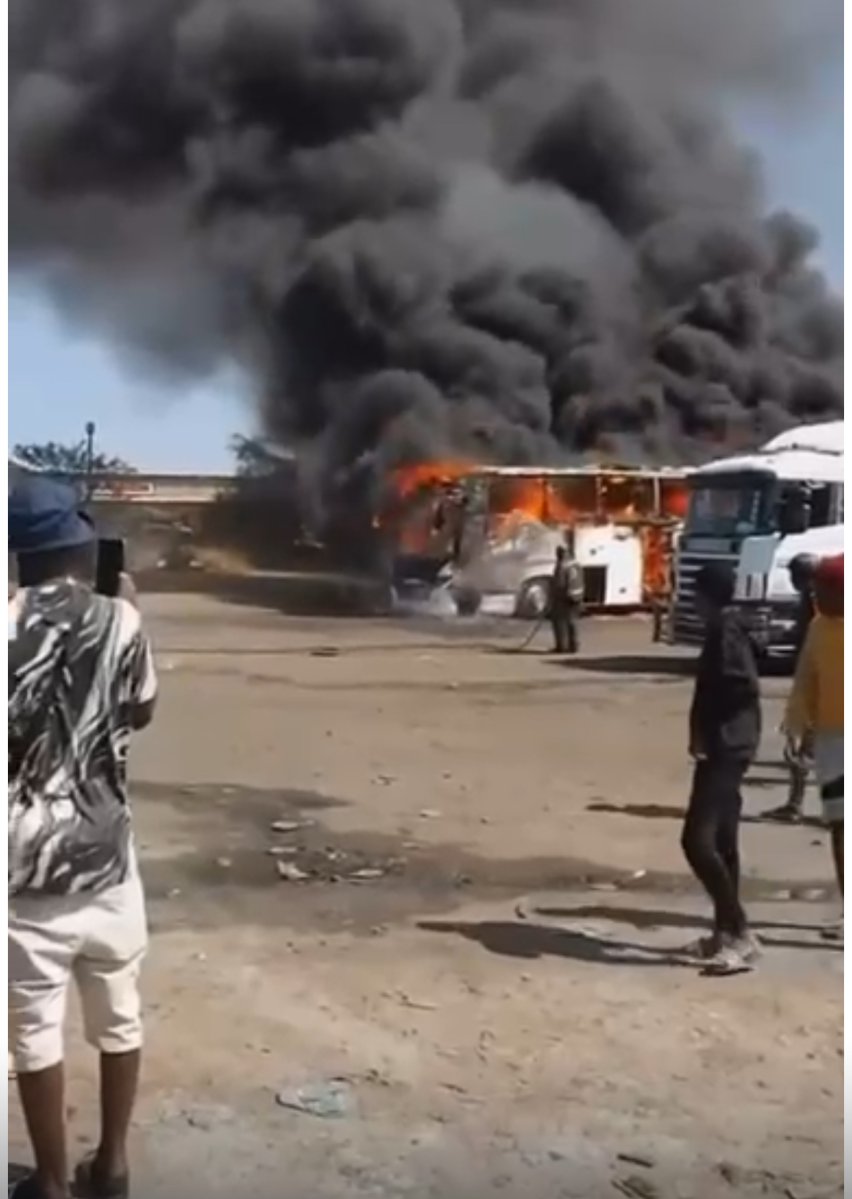 Schoolkids Escape As Bus Bursts Into Flames at Musina Mall ZimEye