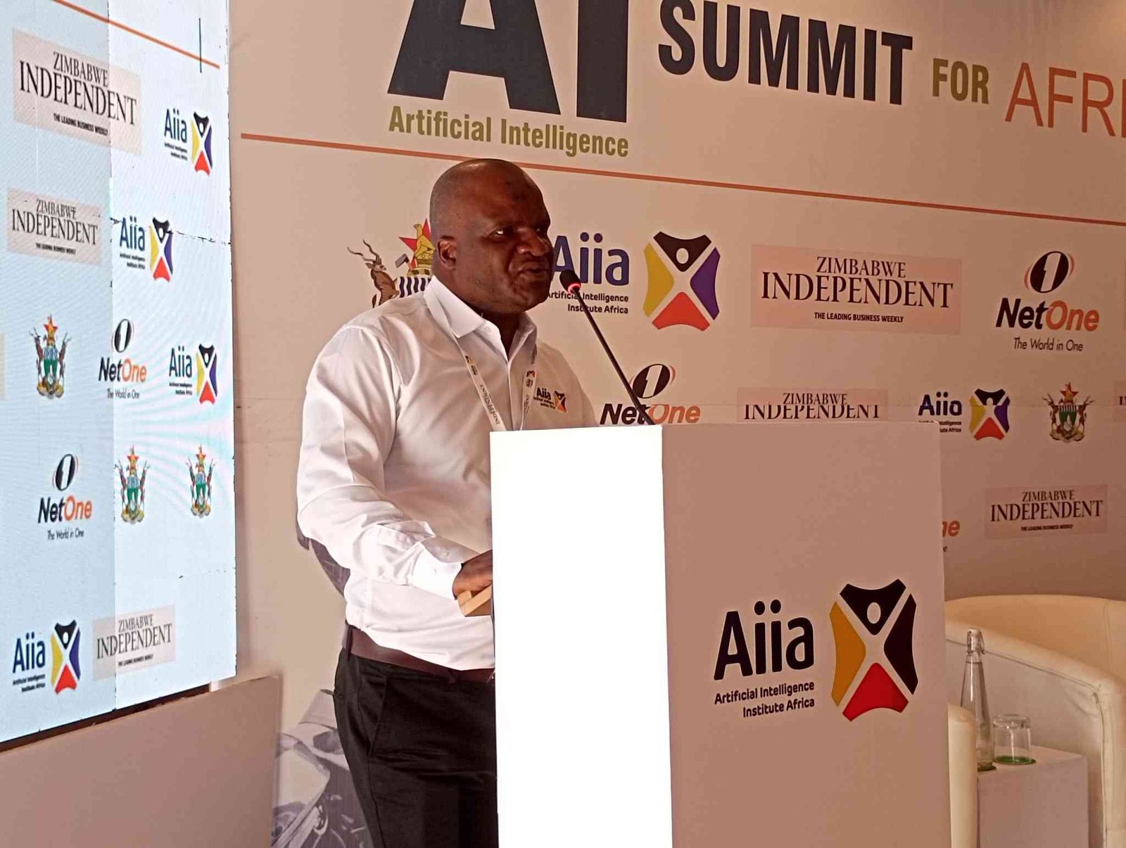 AI investments soar to US200 billion