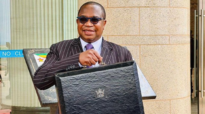 Zimbabwe partners AfDB for energy compact programme