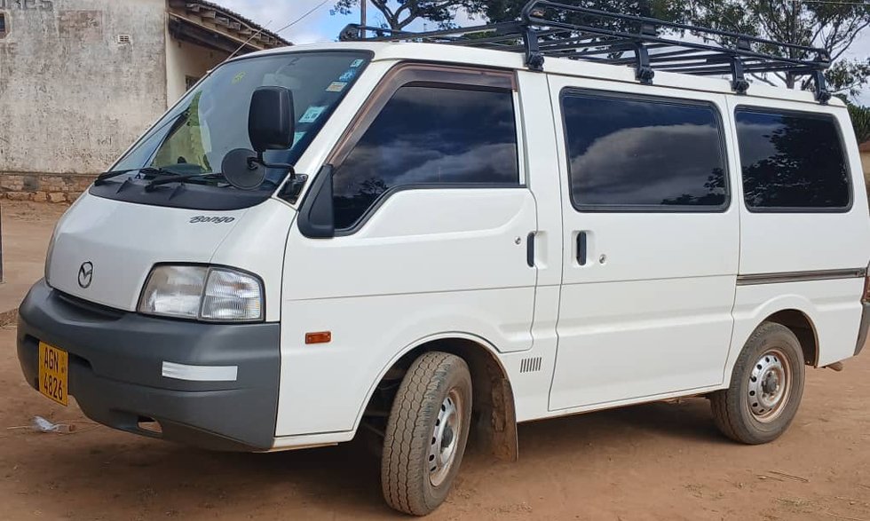 Robbers escape with vehicle cash worth US15 000