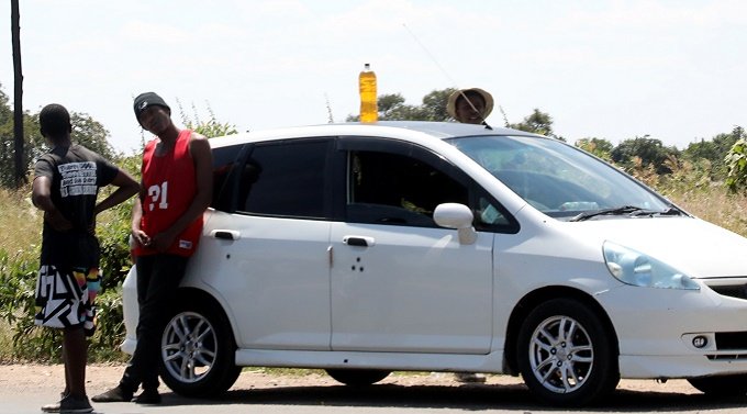 Kudutshulwa imota kasiphatheleni amasela abaleka leUS4 000 leR60 000