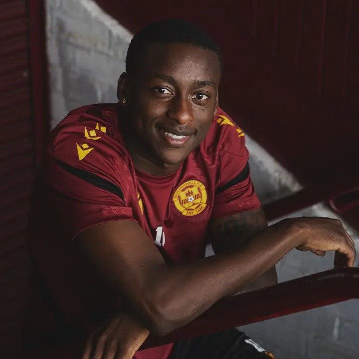 Tawanda Masvanhise extends his stay at Motherwell FC