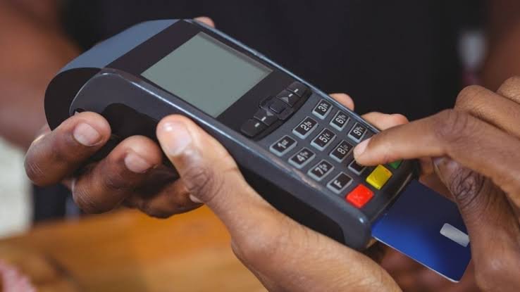 Zimbabwe to Roll Out POS Machines at Police Roadblocks in Crackdown on Cash Corruption