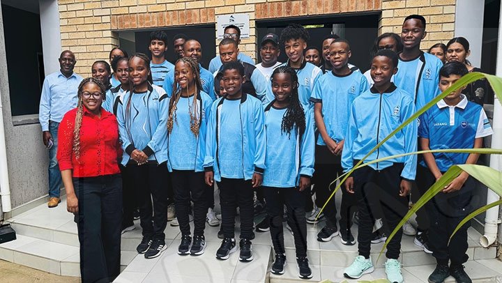 Chess players in Zimbabwe for