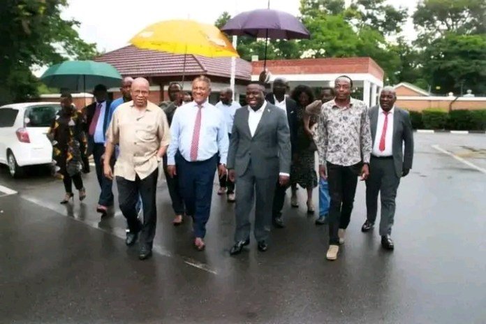 12-Party Letter, Oasis Forum & The Battle to Internationalise Bill 7