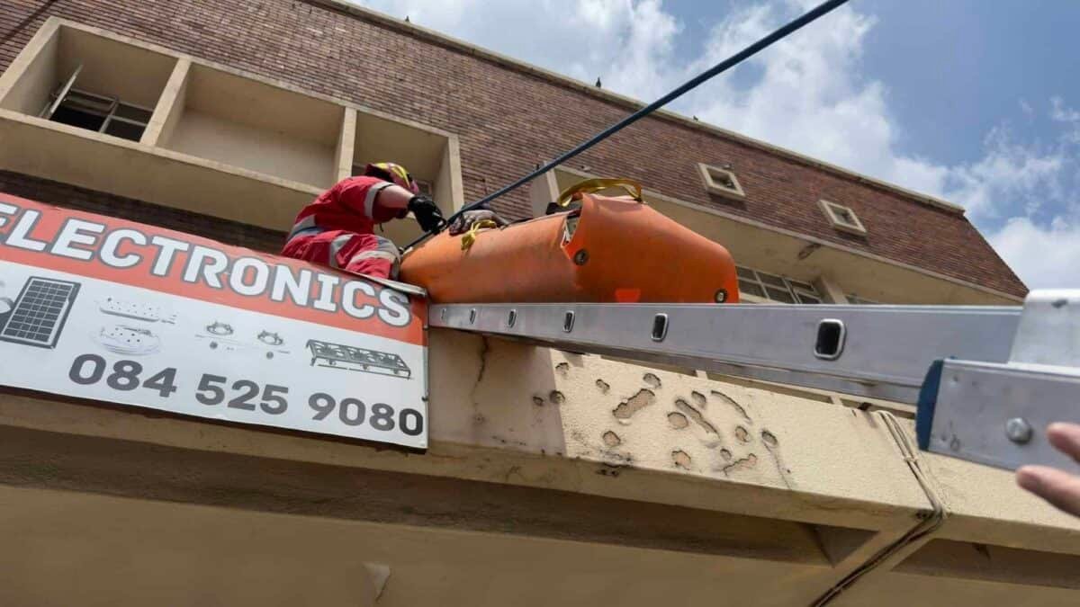 Father and child survive balcony fall in Vereeniging CBD