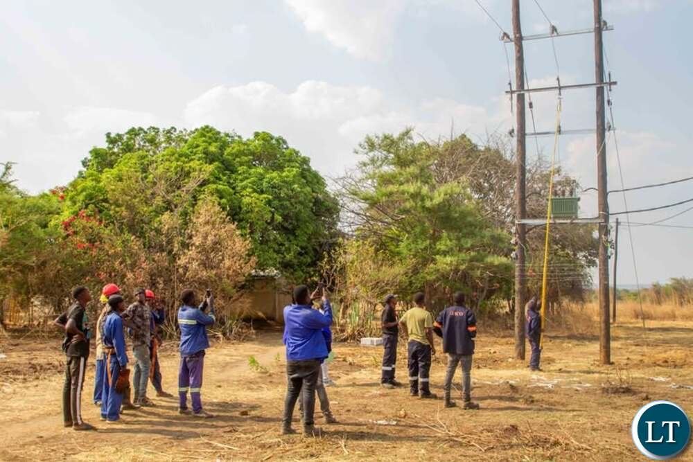 REA commissions 17 projects in Central Province