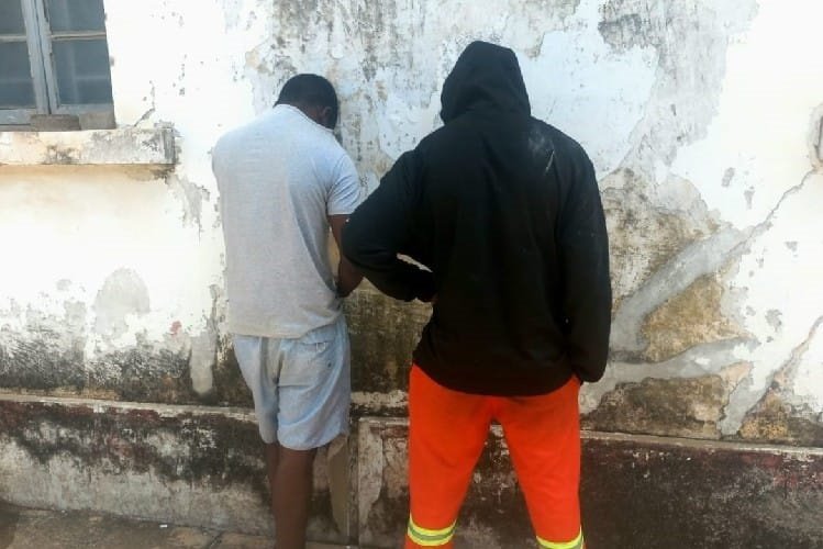 Detidos indivíduos acusados de homicídio e desvio de fundos
