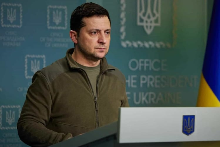 Zelensky pede pressão contínua sobre Rússia durante negociações de paz