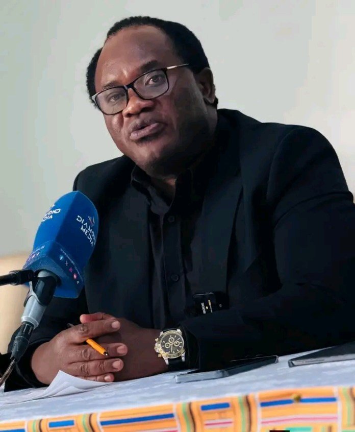 ACCUSING A SPOUSE IN POSSESSION OF A DIVORCE CERTIFICATE OF ADULTERY – THE TRIANGLE OF THE POLITICAL AFFAIR INVOLVING...