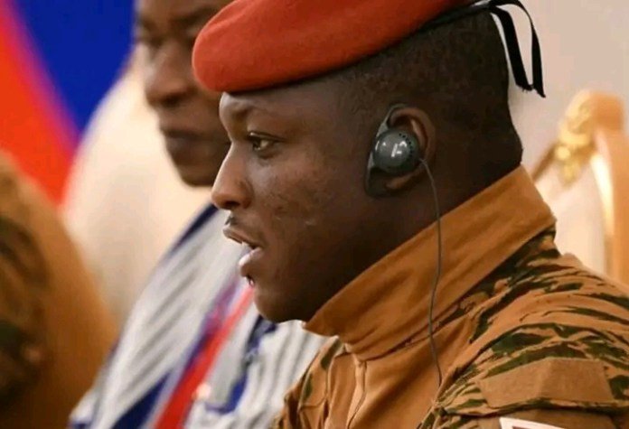 BURKINA FASO MILITARY GOVERNMENT DISSOLVES 100 POLITICAL PARTIES