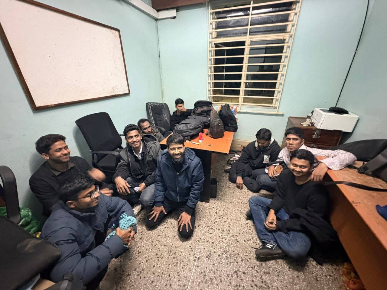 25 congolese, 9 Bangladeshis arrested in immigration operation