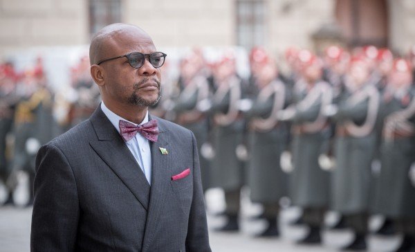 Thabo Kawana Upstages His Boss while he...