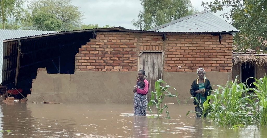 Floods kill 36, injure 168