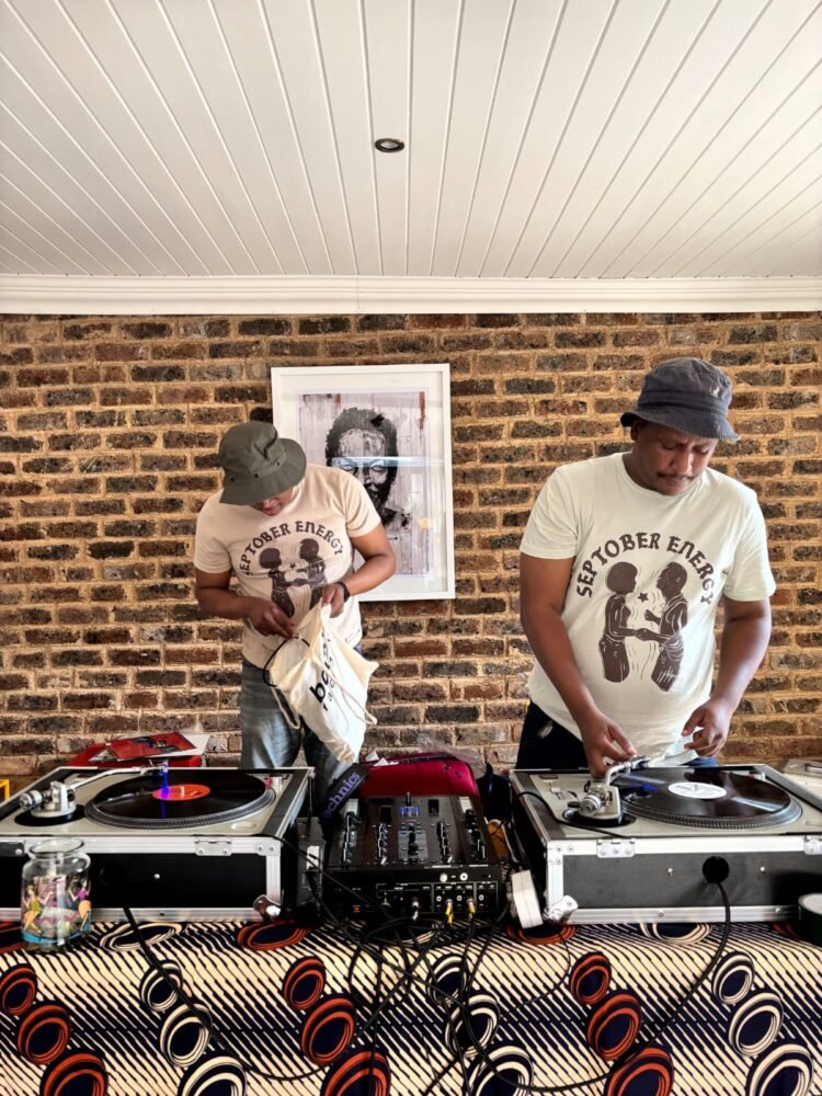 Umbrella of sound and resistance