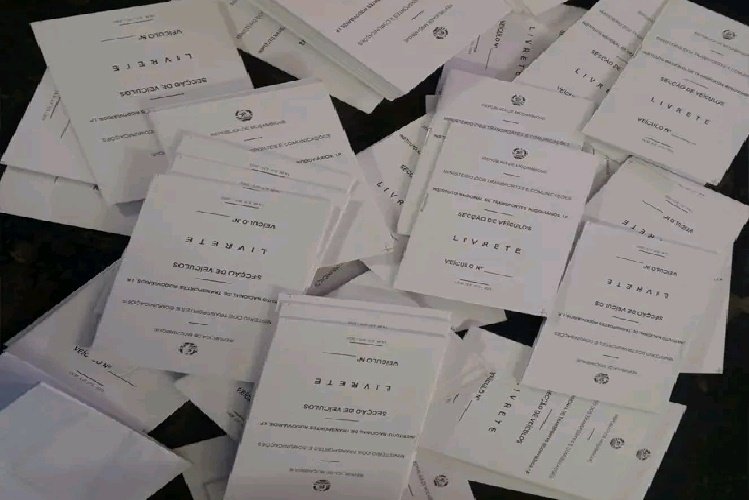 PRM desmantela esquema de falsificação de livrete de viaturas em Maputo