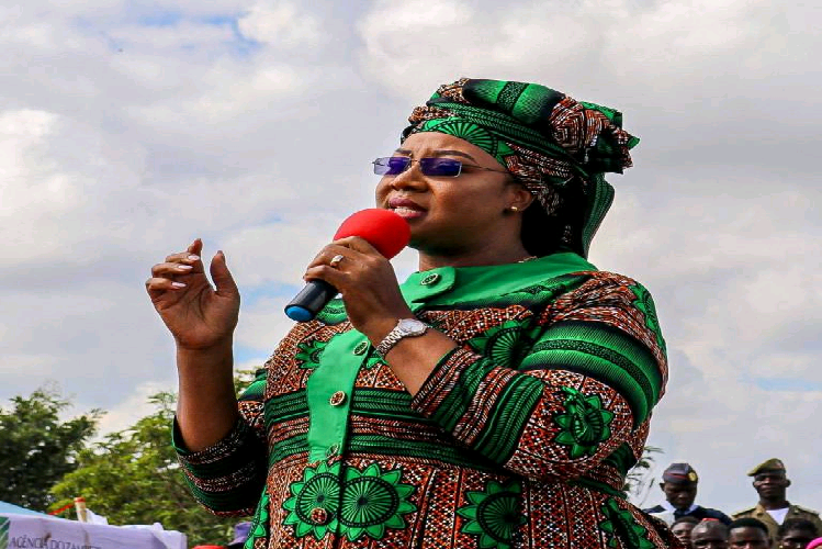 Governo garante que oferta de capulana anunciada pela Primeira-Dama não será financiada com fundos públicos