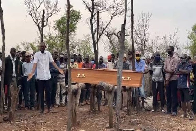 Líder comunitário agredido no cemitério por dizer verdades sobre o falecido