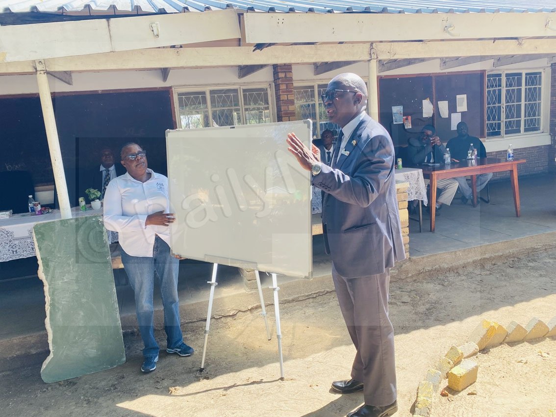 Mopalamente o abela sekole sa