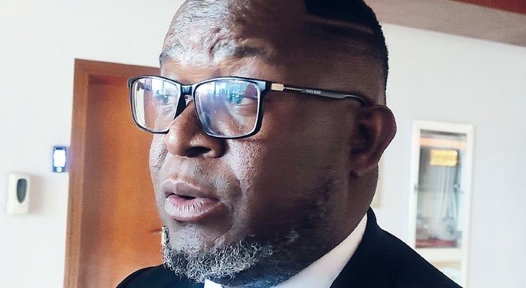 Hotel deal in new snag