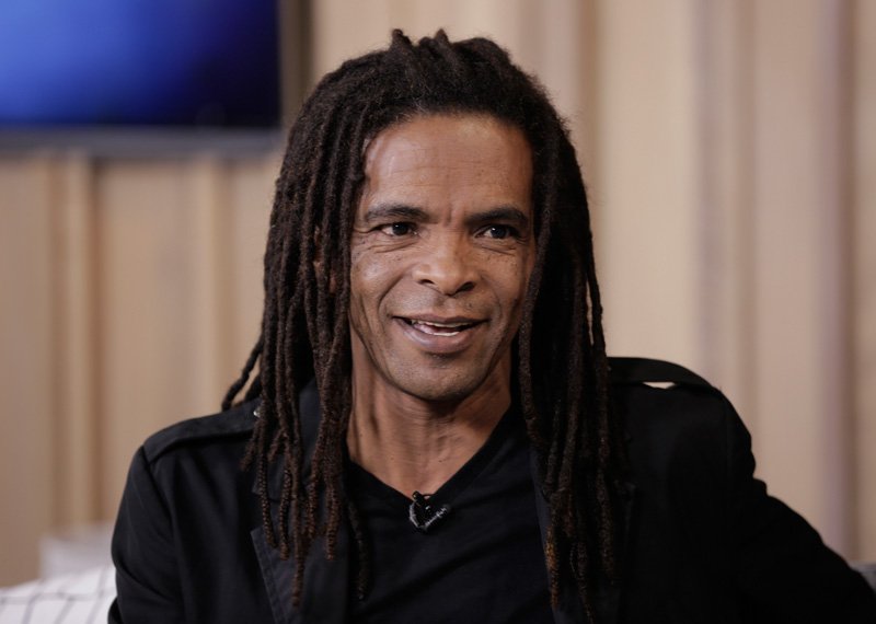 Soli Philander, beloved South African entertainer and storyteller, dies at 65