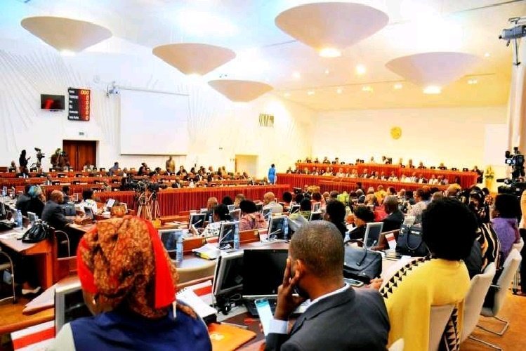 Governo cria Escola de Governação e extingue institutos de formação em administração pública