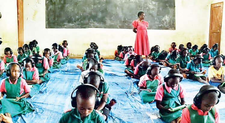 MPs laud use of tablets in primary schools