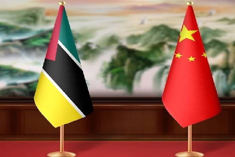 Moçambique negoceia conversão de dívida de 1,4 mil milhões de dólares à China para Yuans