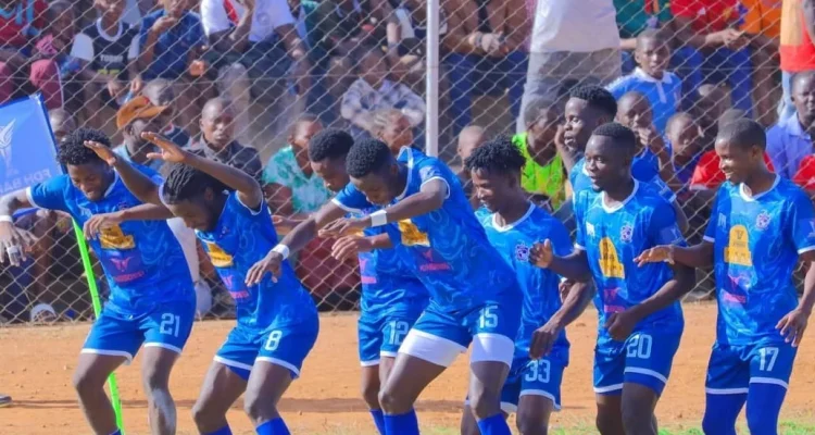 FDH Premiership week Six review: Wanderers join summit scramble as title race springs to life