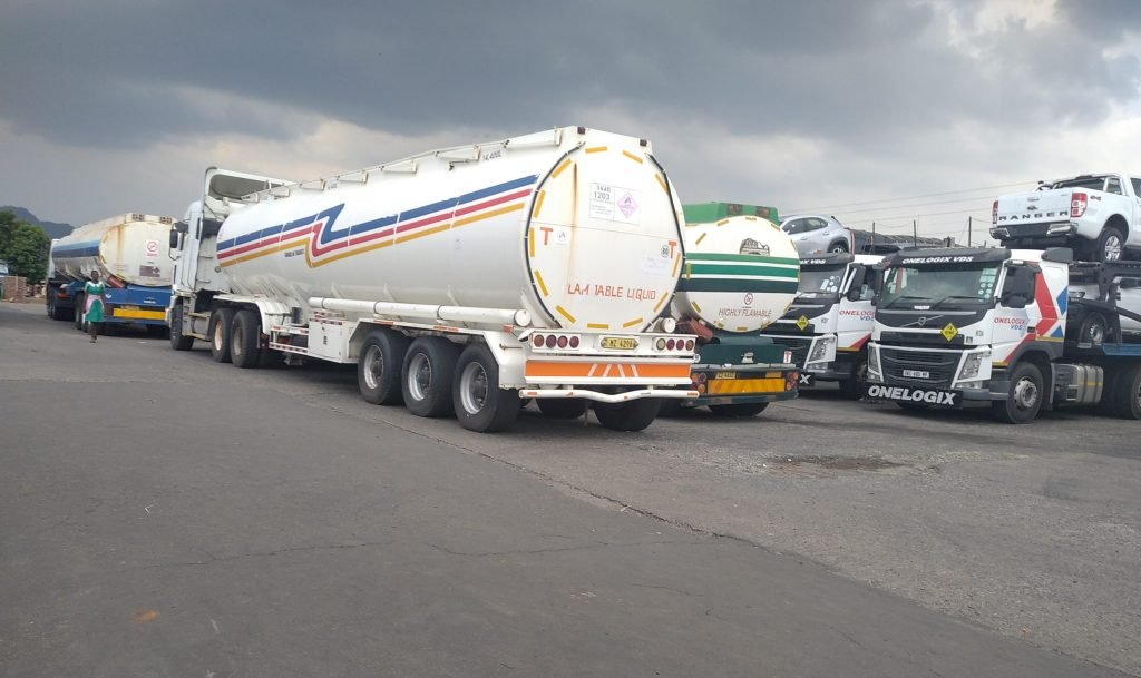 Fuel tanker drivers defy Mera, threaten to strike
