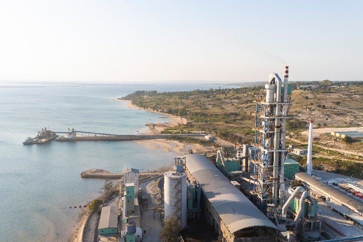 Chapo inaugura colosso cimenteiro de 110 milhões de dólares em Nacala