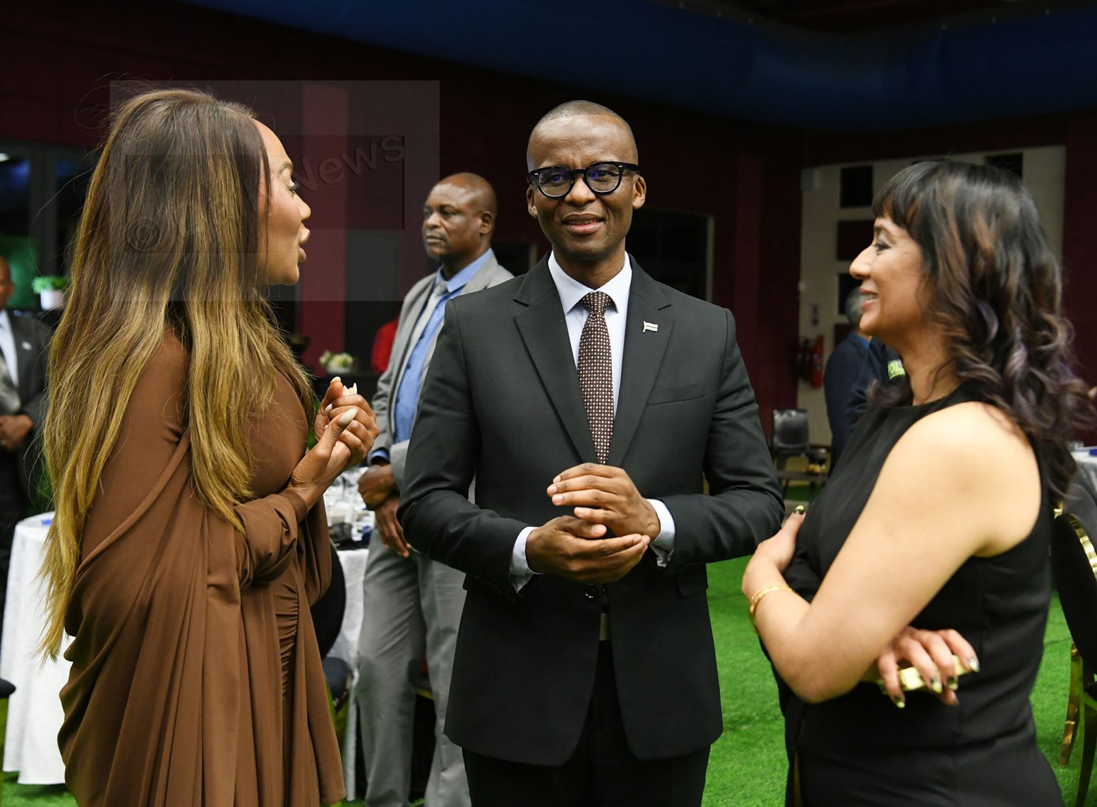 VP urges investors to bet