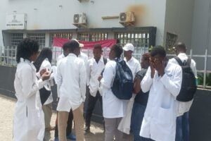 Direção da saúde de Inhambane ameaça processar bolseiros faltosos