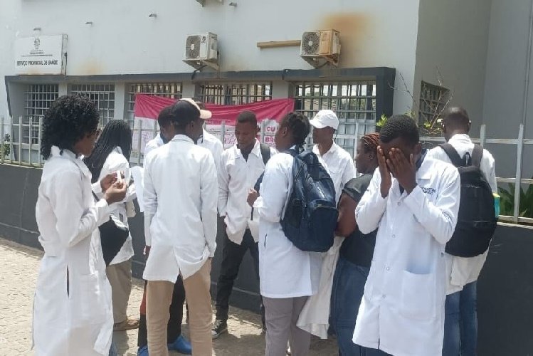 Direção da saúde de Inhambane ameaça processar bolseiros faltosos