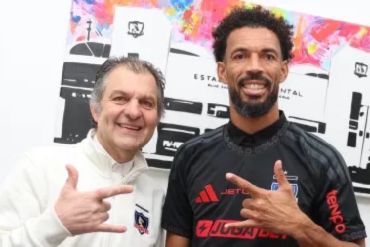 Vozinha assina pelo Colo-Colo