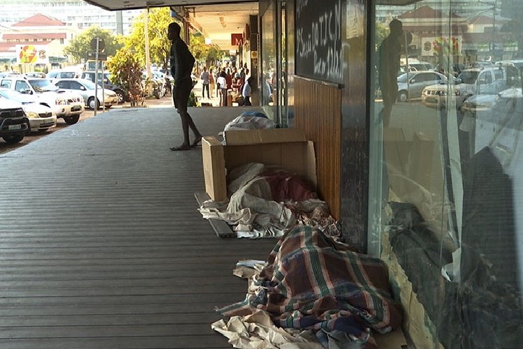 Polícia Municipal destrói abrigos dos “sem tecto” em Maputo