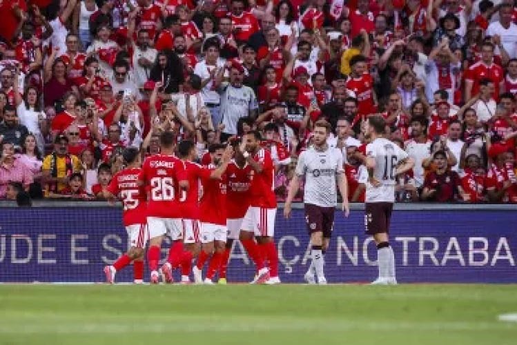 Benfica mais perto do playoff da Liga Europa